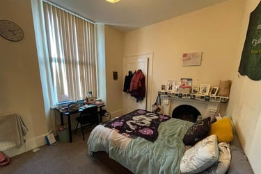 2 bed flat, 17 Woodland Terrace,, Greenbank, Plymouth, PL48NL - Image 2
